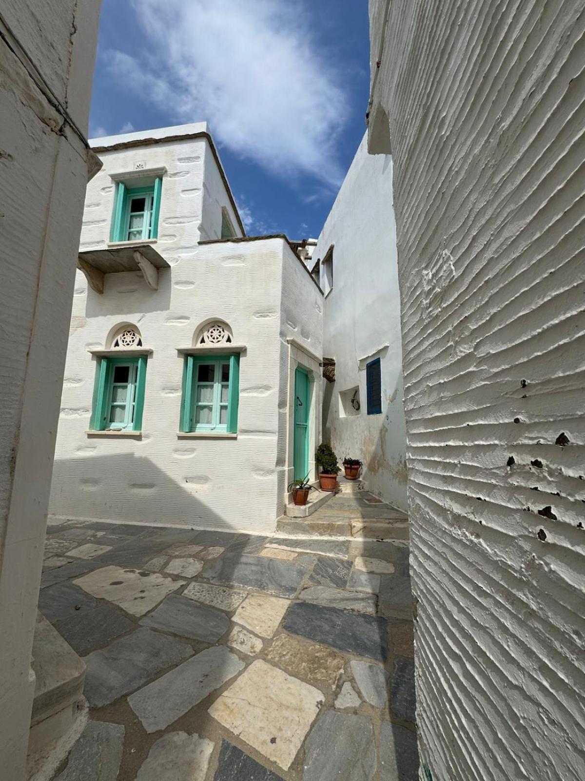 Arathymia Tinos